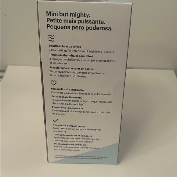 Cricut EasyPress Mini in White and Blue - Picture 4 of 4